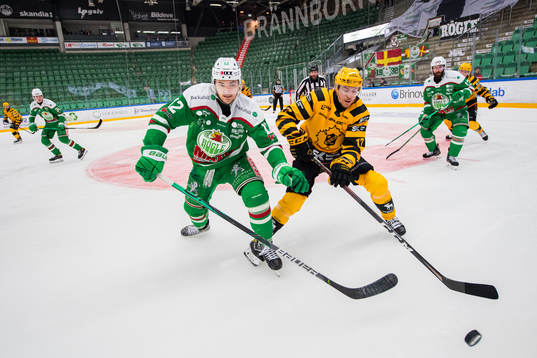 Rögles Brady Ferguson och Skellefteås Pär Lindholm