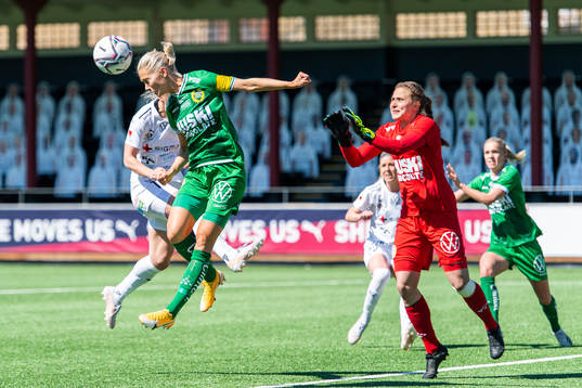 Rosengårds Mimmi Larsson och Hammarbys Alice Carlsson