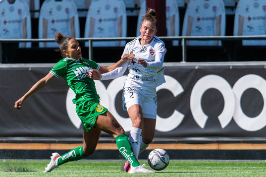 Hammarbys Madelen Janogy och Rosengårds Katrine Veje i