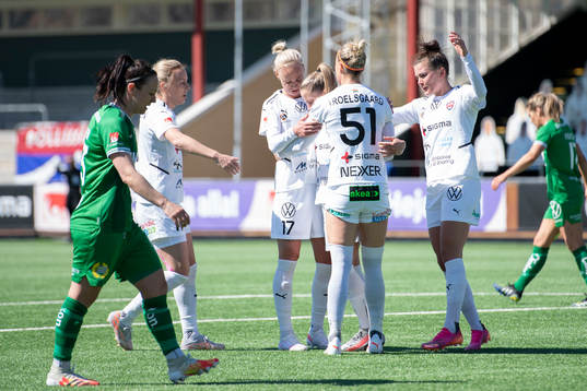 Rosengårds Jelena Cankovic, Sanne Troelsgaard och Caroline