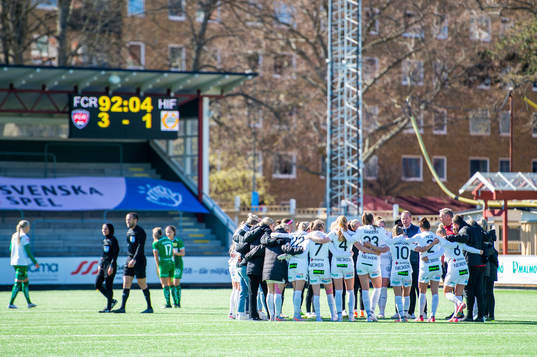 Rosengårds spelare jublar