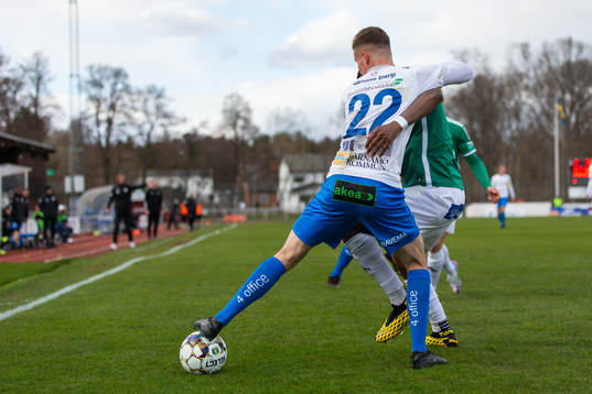 Värnamos Robin Dzabic och Brages Moses Makasi