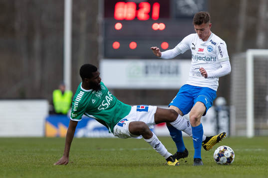 Brages Moses Makasi och Värnamos Robin Dzabic