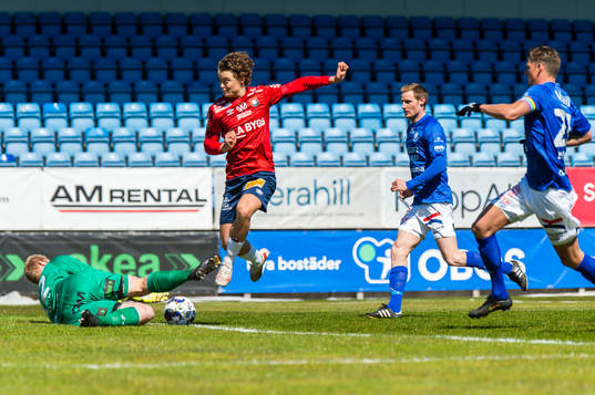 Trelleborgs målvakt Hampus Nilsson mot Örgrytes Herman