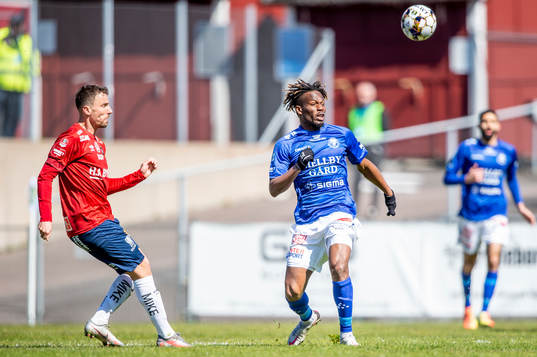 Örgrytes Jonathan Azulay och Trelleborgs Abdul Fatawu Safiu