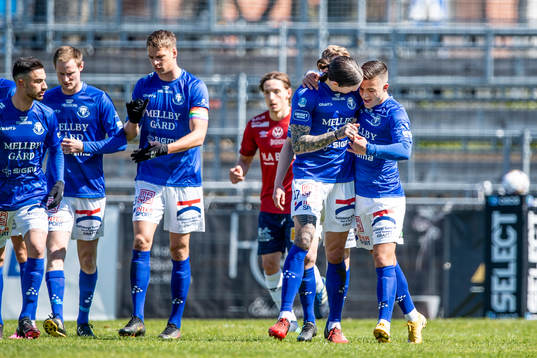 Trelleborgs Isak Jönsson och Haris Brkic jublar