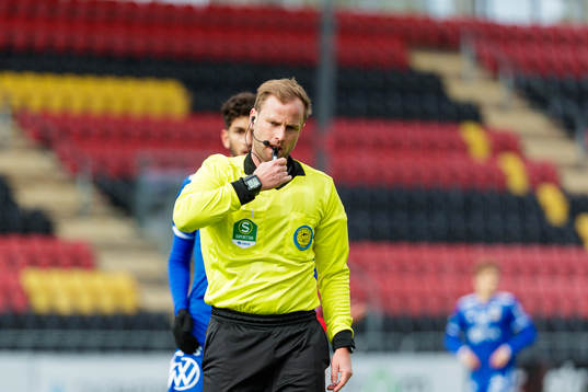 4 domare Richard Sundell