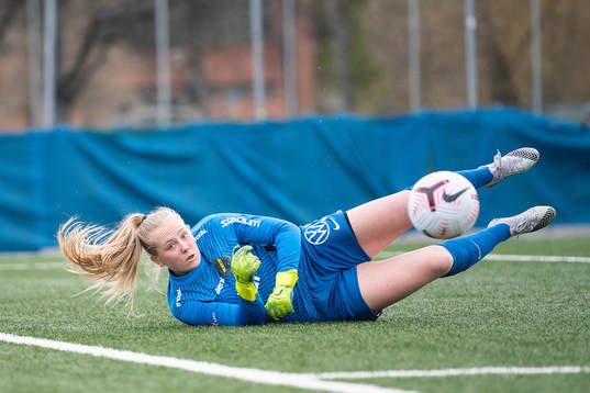 s målvakt Milla-Maj Majasaari