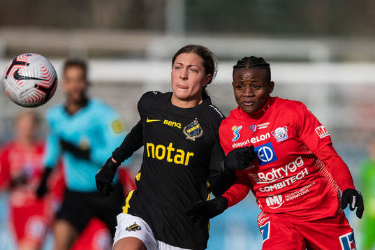 s Hannah Davidson och Linköpings Uchenna Grace Kanu