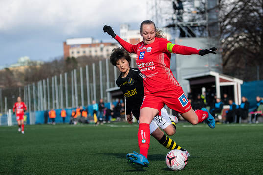 s Honoka Hayashi och Linköpings Frida Leonhardsen Maanum