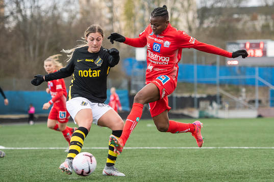 s Hannah Davidson  och Linköpings Uchenna Grace Kanu
