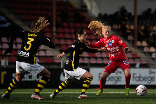 s Linda Hallin och Linköpings Sofie Bredgaard