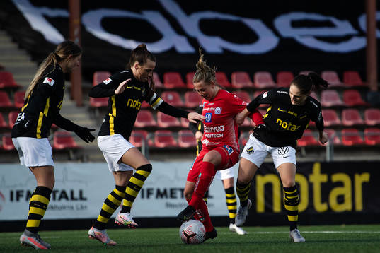 s Hannah Davidson, Hallbera Gisladottir och Linda Hallin