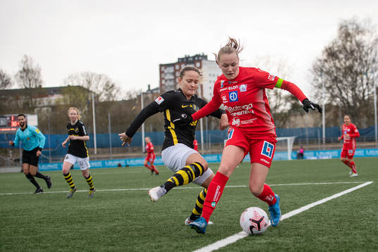 s Evelina Finndell och Linköpings Frida Leonhardsen Maanum