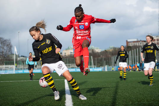 s Evelina Finndell och Linköpings Uchenna Grace Kanu