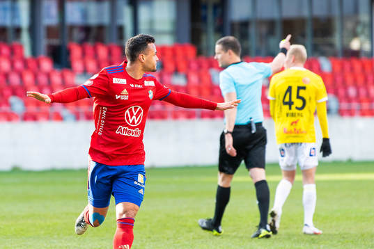 Östers Marc Rochester Sörensen jublar