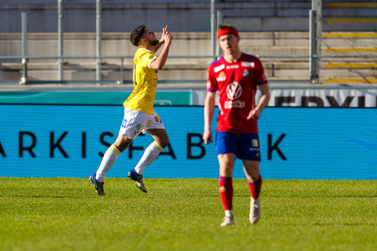 Falkenbergs Edi Sylisufaj jublar