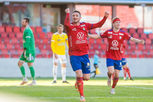 Östers James Keene jublar