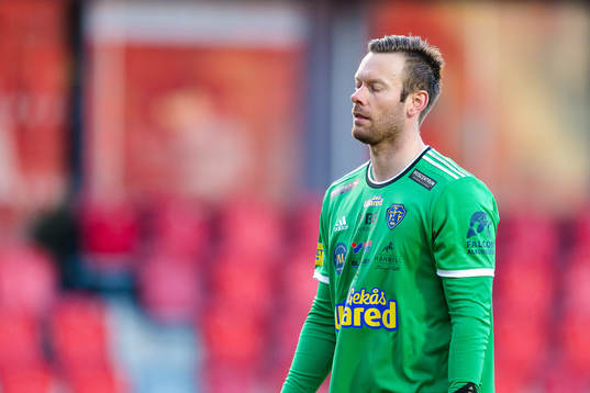 Falkenbergs målvakt Viktor Noring deppar