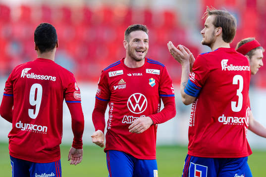 Östers James Keene jublar