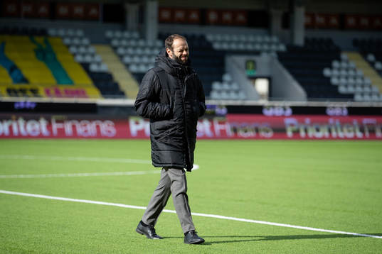 Häckens tränare Andreas Alm deppar
