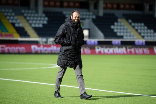 Häckens tränare Andreas Alm deppar