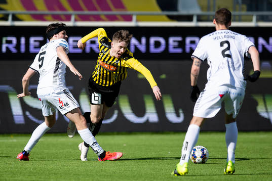 Sirius Jamie Roche fäller Häckens Patrik Wålemark