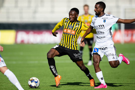 Häckens Benie Adama Traore och Sirius Mohammed Khalid Saeid