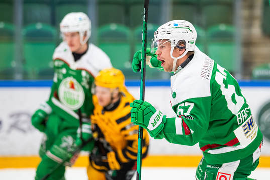 Rögles Leon Bristedt jublar