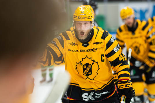 Skellefteås Oscar Möller jublar