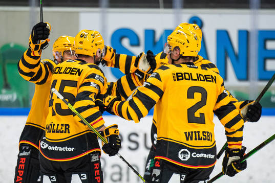Skellefteås Oscar Möller jublar