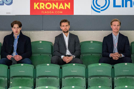 Rögles Daniel Zaar på läktaren