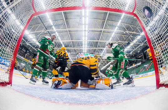 Bläddra bland fler bilder av Ishockey, SHL, Semifinal 2, Rögle - Skellefteå
