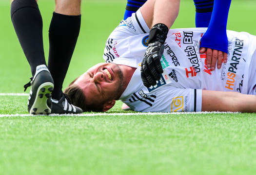 Karlstads målvakt Peter Rosendal har ont