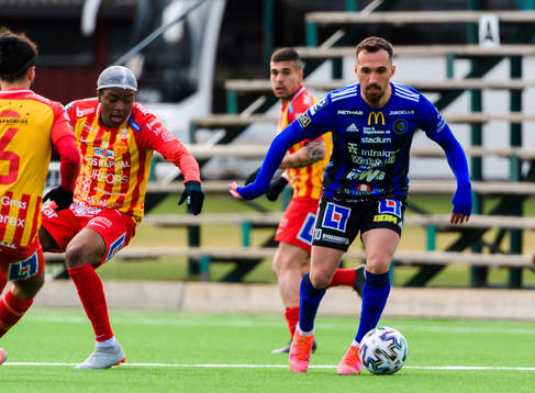 Örebro Syrianskas Nadir Ayeva och Karlstads Agon Beqiri