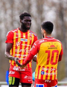 Örebro Syrianskas Ebrima Jaiteh och Rodin Deprem jublar