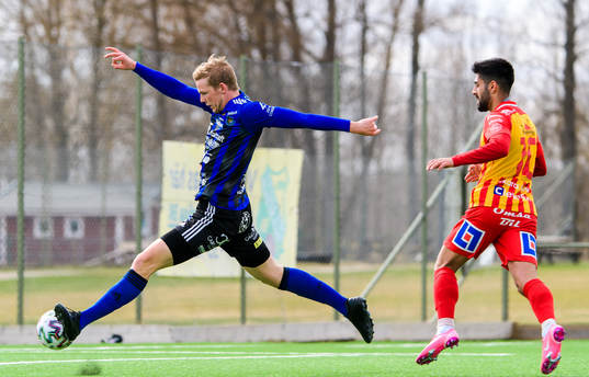 Karlstads Eric Forsberg och Örebro Syrianskas Rodin Deprem