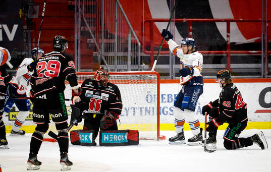 Växjös Marcus Sylvegård jublar vid 0-1 på Örebros
