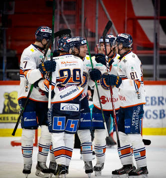 Växjös Marcus Sylvegård jublar vid 0-1 med Pontus