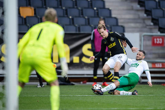 s Saku Ylätupa och Hammarbys Mohanad Jeahze