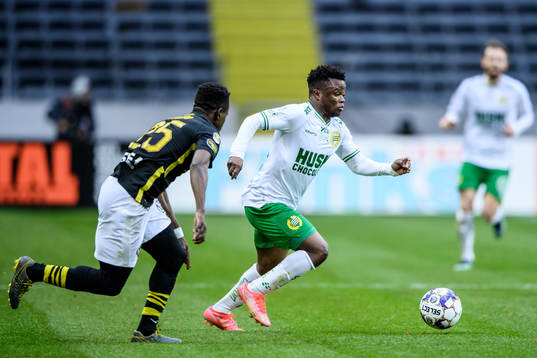 s Erick Otieno och Hammarbys Akinkunmi Amoo