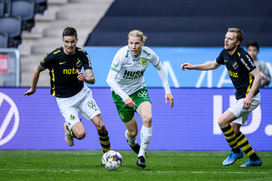 s Mikael Lustig och Sebastian Larsson mot Hammarbys Gustav