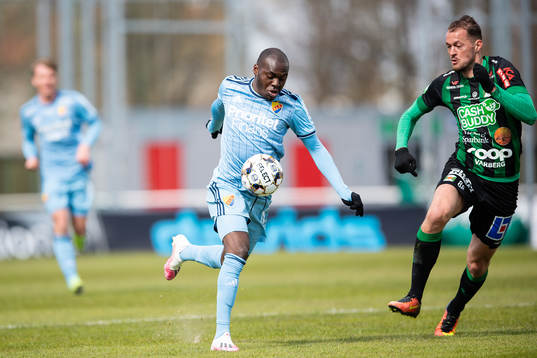 Djurgårdens Edward Chilufya och Varbergs Albert Ejupi
