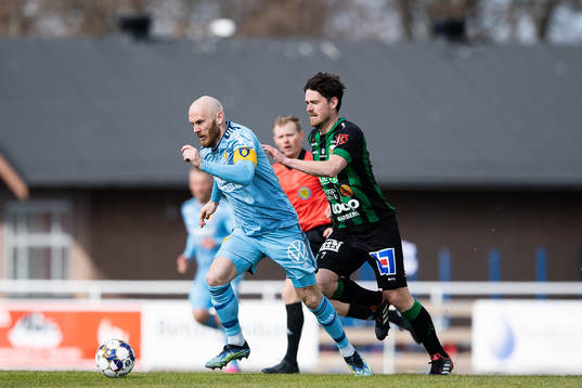 Djurgårdens Magnus Eriksson och Varbergs Robin Tranberg