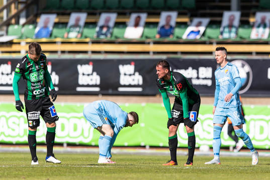 Varbergs Albin Winbo och Albert Ejupi deppar