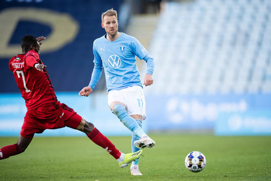 Östersunds Blair Turgott och Malmö FFs Ola Toivonen