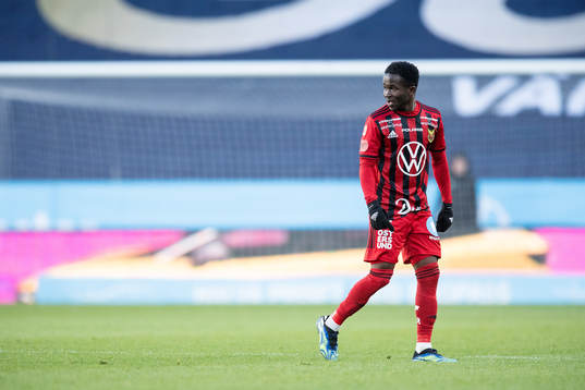 Östersunds Frank Arhin lämnar planen