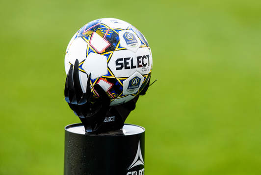 En officiell matchboll för Allsvenskan från Select