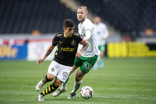 s Nicolas Stefanelli och Hammarbys Darijan Bojanic