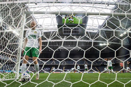 Hammarbys Jon Gudni Fjoluson deppar